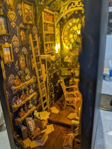 Customer photo for Diy Book Nook Shelf - Magic 3D Bookends Collection