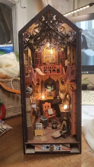 Customer photo for Diy Book Nook Shelf - Magic 3D Bookends Collection