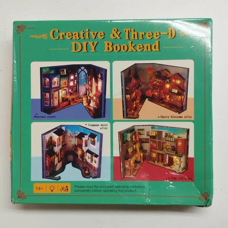 Customer photo for Diy Book Nook Shelf - Magic 3D Bookends Collection