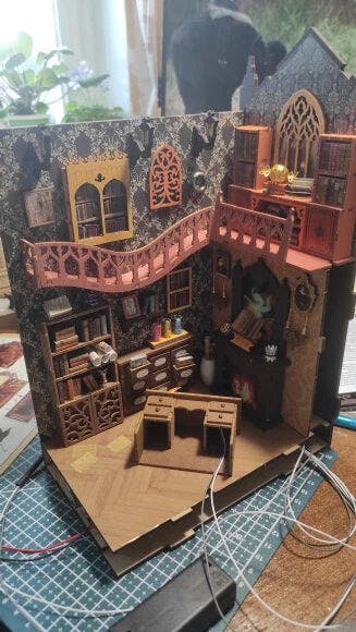 Customer photo for Diy Book Nook Shelf - Magic 3D Bookends Collection