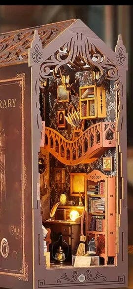 Customer photo for Diy Book Nook Shelf - Magic 3D Bookends Collection