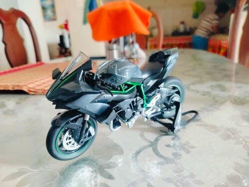 Customer photo for Ninja H2R Die-Cast Motorcycle — 1:12 Scale Model