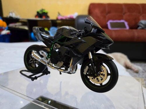 Customer photo for Ninja H2R Die-Cast Motorcycle — 1:12 Scale Model