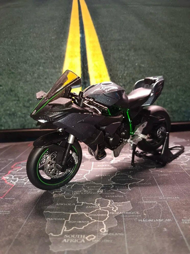 Customer photo for Ninja H2R Die-Cast Motorcycle — 1:12 Scale Model