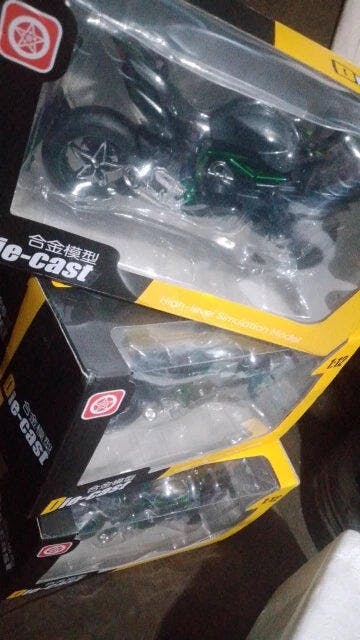 Customer photo for Ninja H2R Die-Cast Motorcycle — 1:12 Scale Model