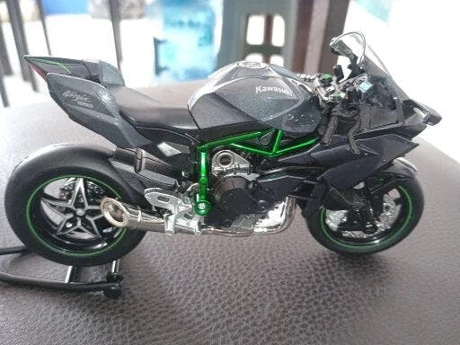 Customer photo for Ninja H2R Die-Cast Motorcycle — 1:12 Scale Model