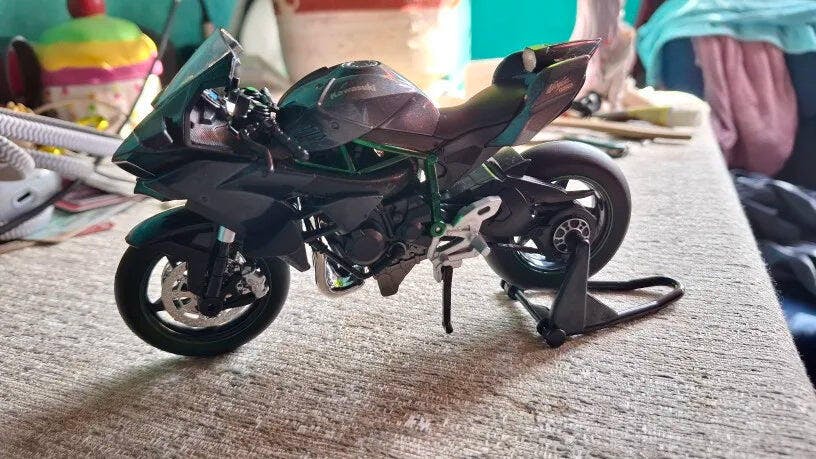 Customer photo for Ninja H2R Die-Cast Motorcycle — 1:12 Scale Model