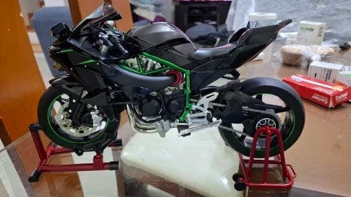 Customer photo for Premium Ninja H2R RC Superbike 1:6 Scale with Realistic Sound & Smoke Effects