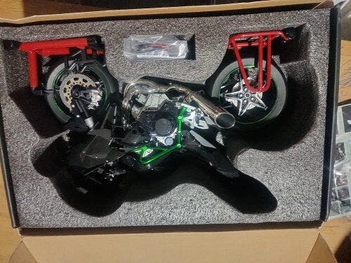 Customer photo for Premium Ninja H2R RC Superbike 1:6 Scale with Realistic Sound & Smoke Effects