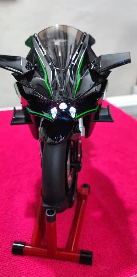 Customer photo for Premium Ninja H2R RC Superbike 1:6 Scale with Realistic Sound & Smoke Effects