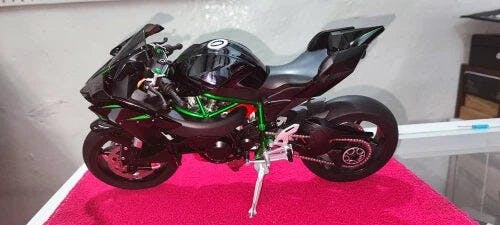 Customer photo for Premium Ninja H2R RC Superbike 1:6 Scale with Realistic Sound & Smoke Effects