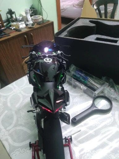 Customer photo for Premium Ninja H2R RC Superbike 1:6 Scale with Realistic Sound & Smoke Effects
