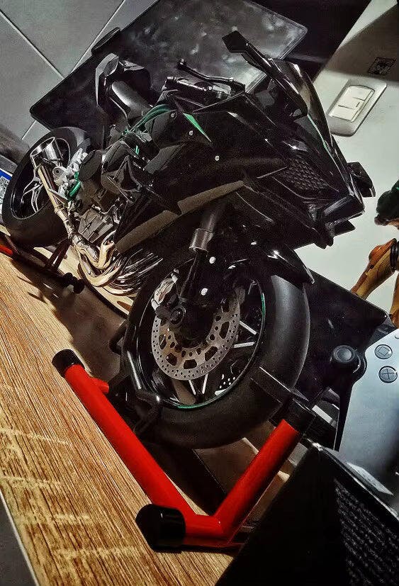 Customer photo for Premium Ninja H2R RC Superbike 1:6 Scale with Realistic Sound & Smoke Effects