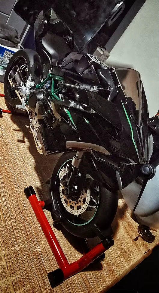 Customer photo for Premium Ninja H2R RC Superbike 1:6 Scale with Realistic Sound & Smoke Effects