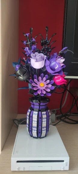 Customer photo for Purple Rose Bouquet Building Blocks Set