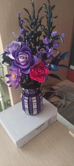 Customer photo for Purple Rose Bouquet Building Blocks Set
