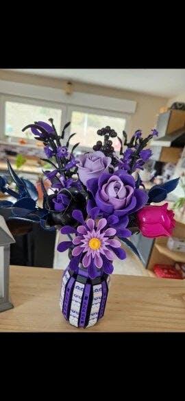 Customer photo for Purple Rose Bouquet Building Blocks Set