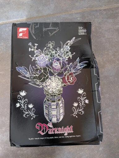Customer photo for Purple Rose Bouquet Building Blocks Set