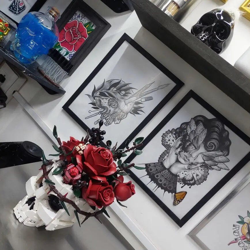 Customer photo for Gothic Skull Roses Bouquet Building Block Set