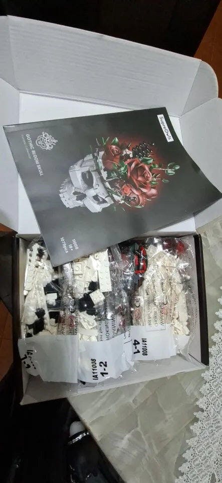 Customer photo for Gothic Skull Roses Bouquet Building Block Set