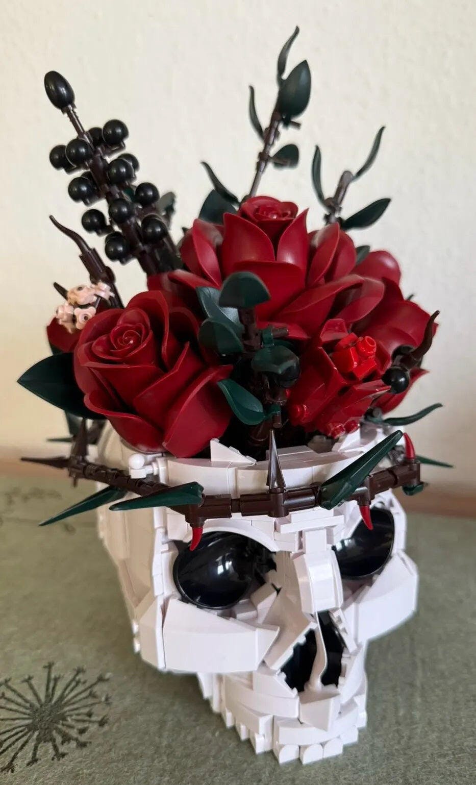 Customer photo for Gothic Skull Roses Bouquet Building Block Set