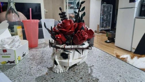 Customer photo for Gothic Skull Roses Bouquet Building Block Set