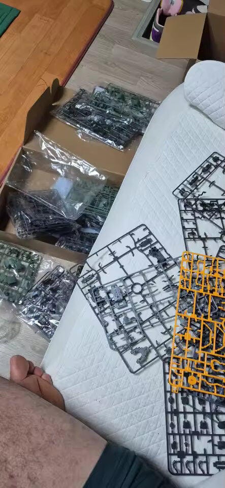 Customer photo for Kshatriya Mecha Model Kit 1:100 Scale LED