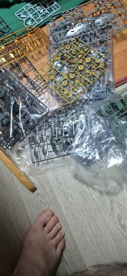 Customer photo for Kshatriya Mecha Model Kit 1:100 Scale LED