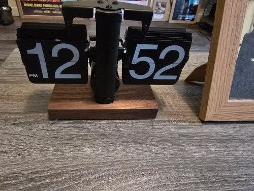 Customer photo for Retro Flip Down Clock with Automatic Rotating
