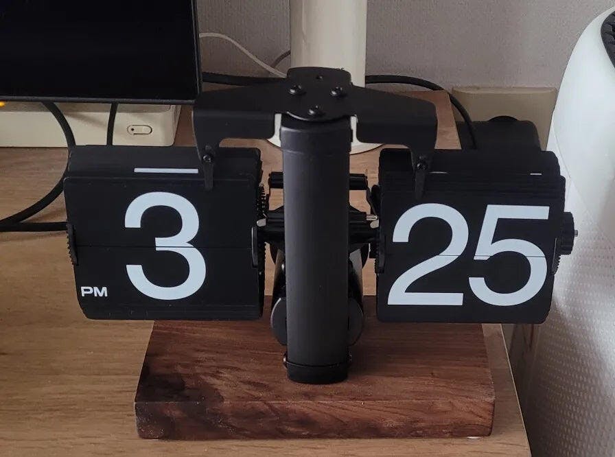 Customer photo for Retro Flip Down Clock with Automatic Rotating