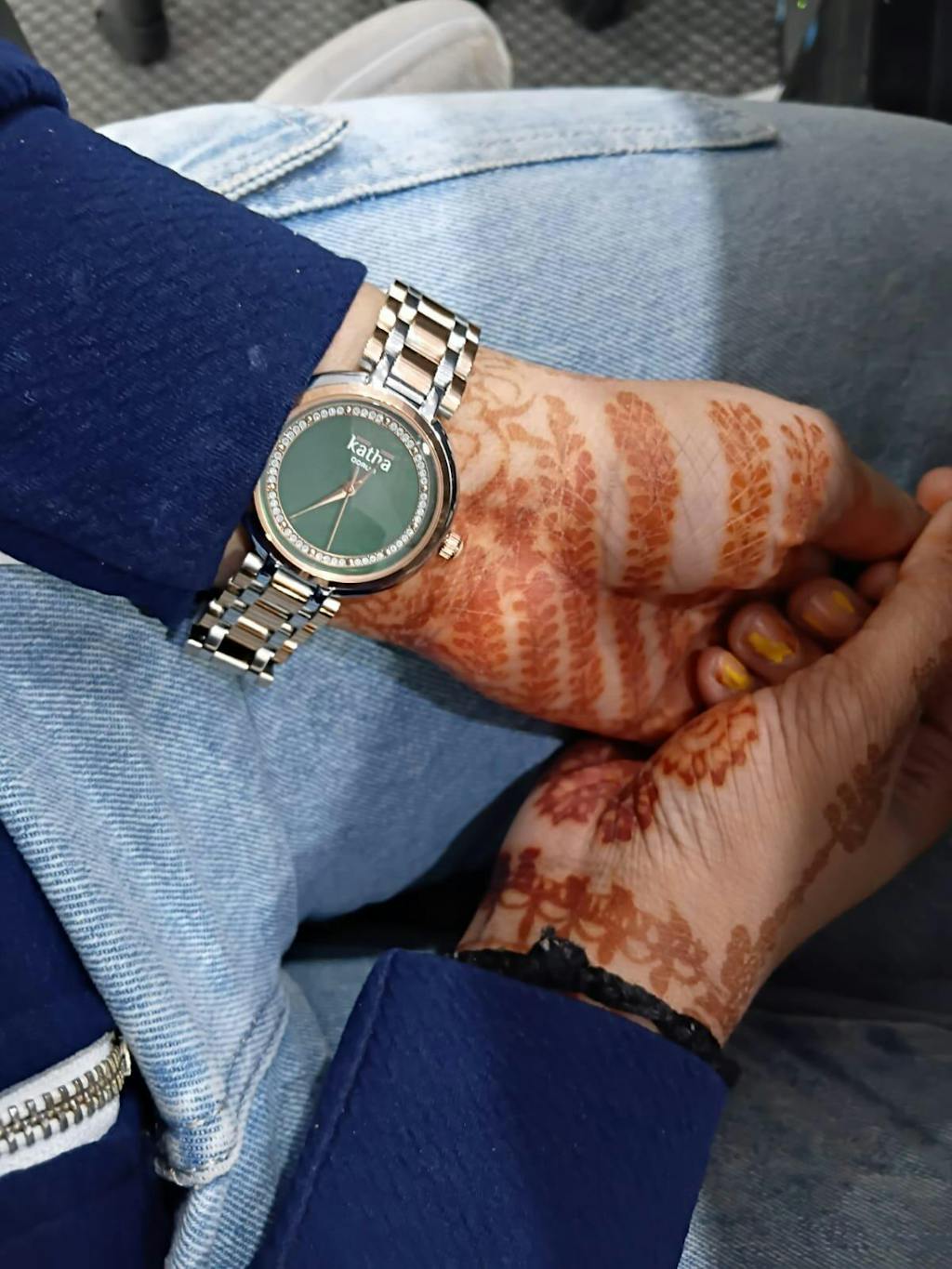 Qorum Katha Ladies Watch – Emerald Green Dial, Two-tone Rose Gold plated Stainless Steel Strap