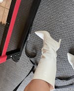 CAROLINE - stivale alto con tacco in bianco pitonato