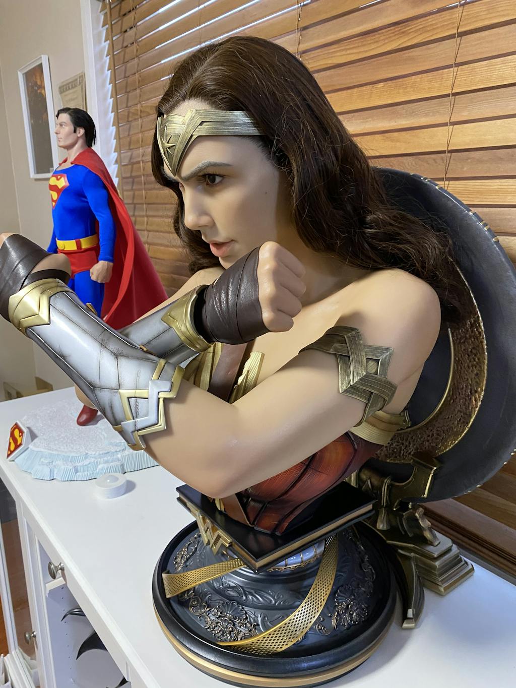 Wonder Woman 1:1 Lifesize Bust - Queen Studios (Official)