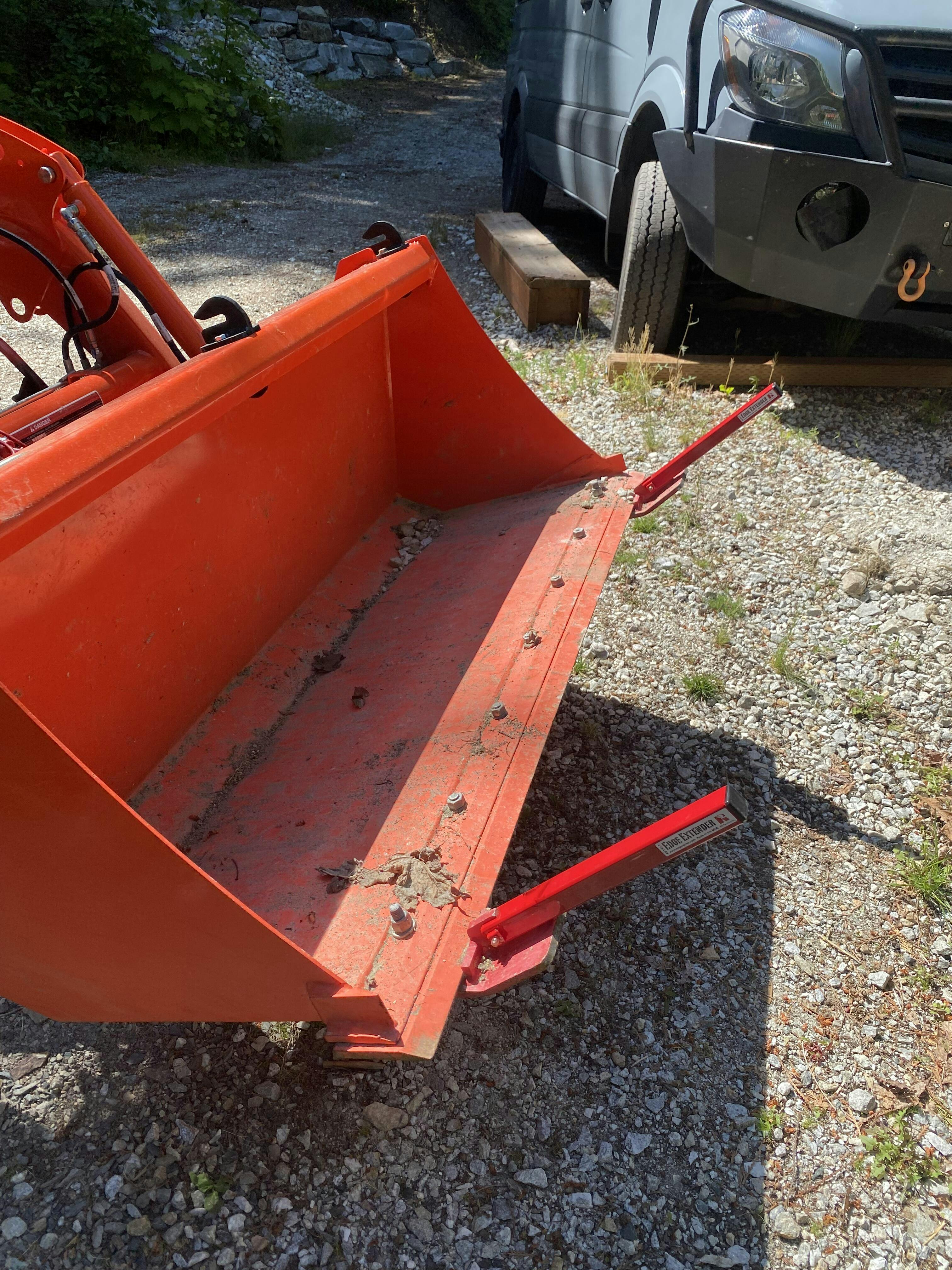 Edge Extender Lift Material Wider Than Your Tractor Loader Bucket