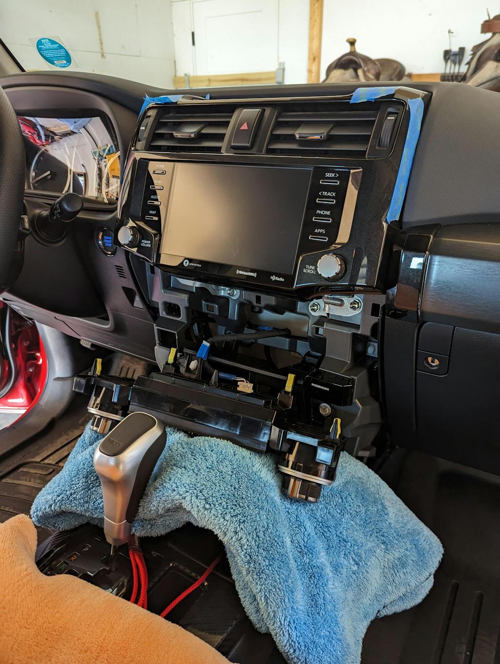 20102023 Toyota 4Runner Cell, GPS, Tablet, & Radio Dash Mount