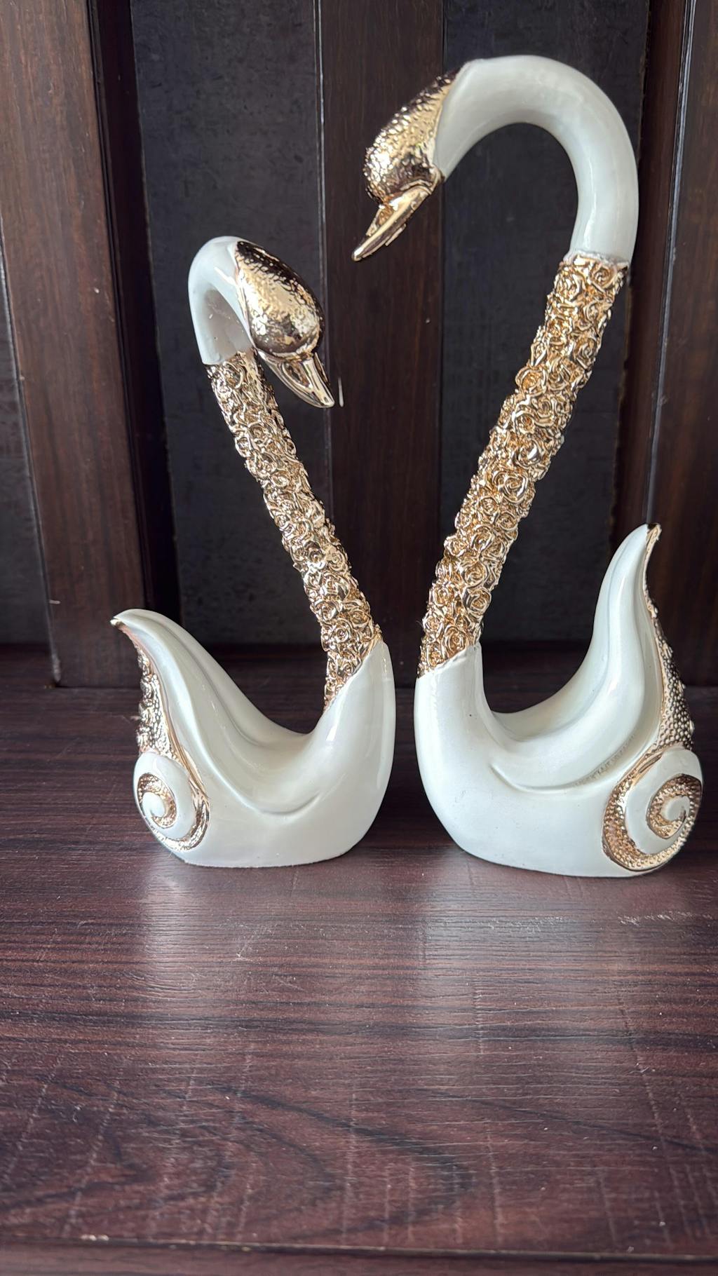 A Pair of Swan decorative Artifacts