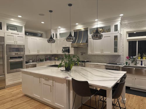 RHM Stainless Steel Black Slope Range Hood with Arch SH8-7TRB