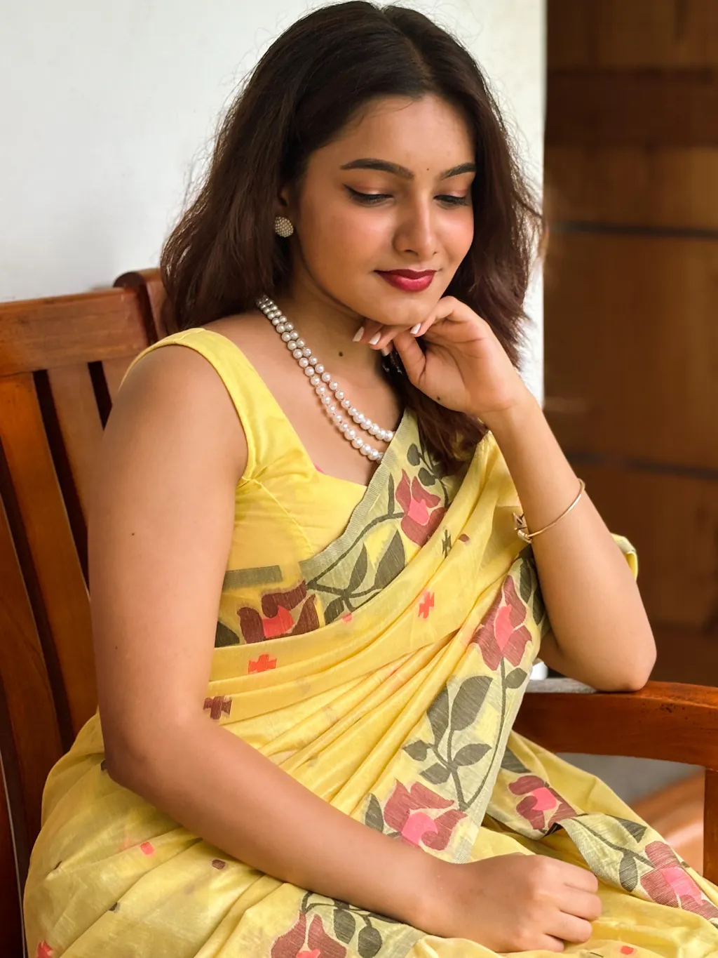 Raakhee Jamdani Saree