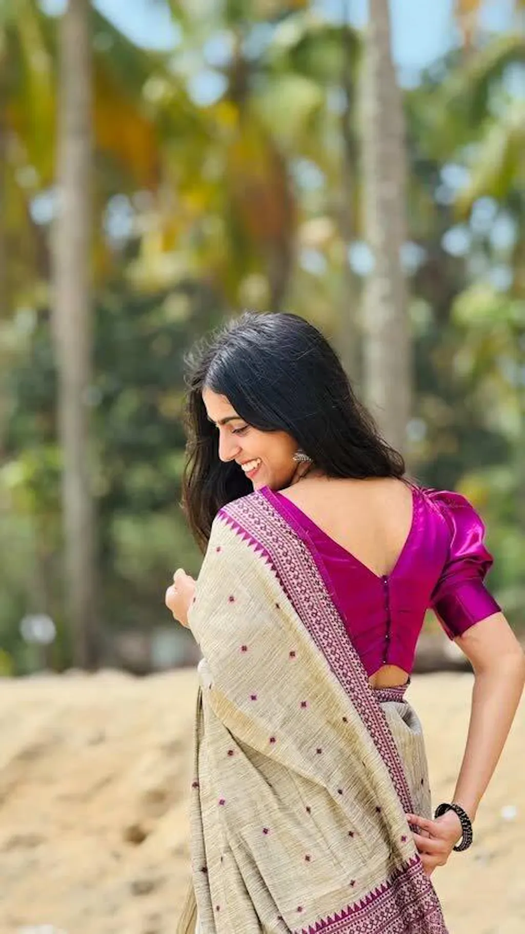 Vaidehi Khadi Saree