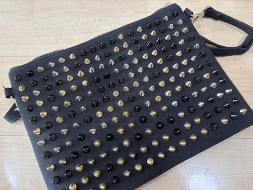 【早い者勝ちアウトレット】エキドナスタッズ ハリークラッチ