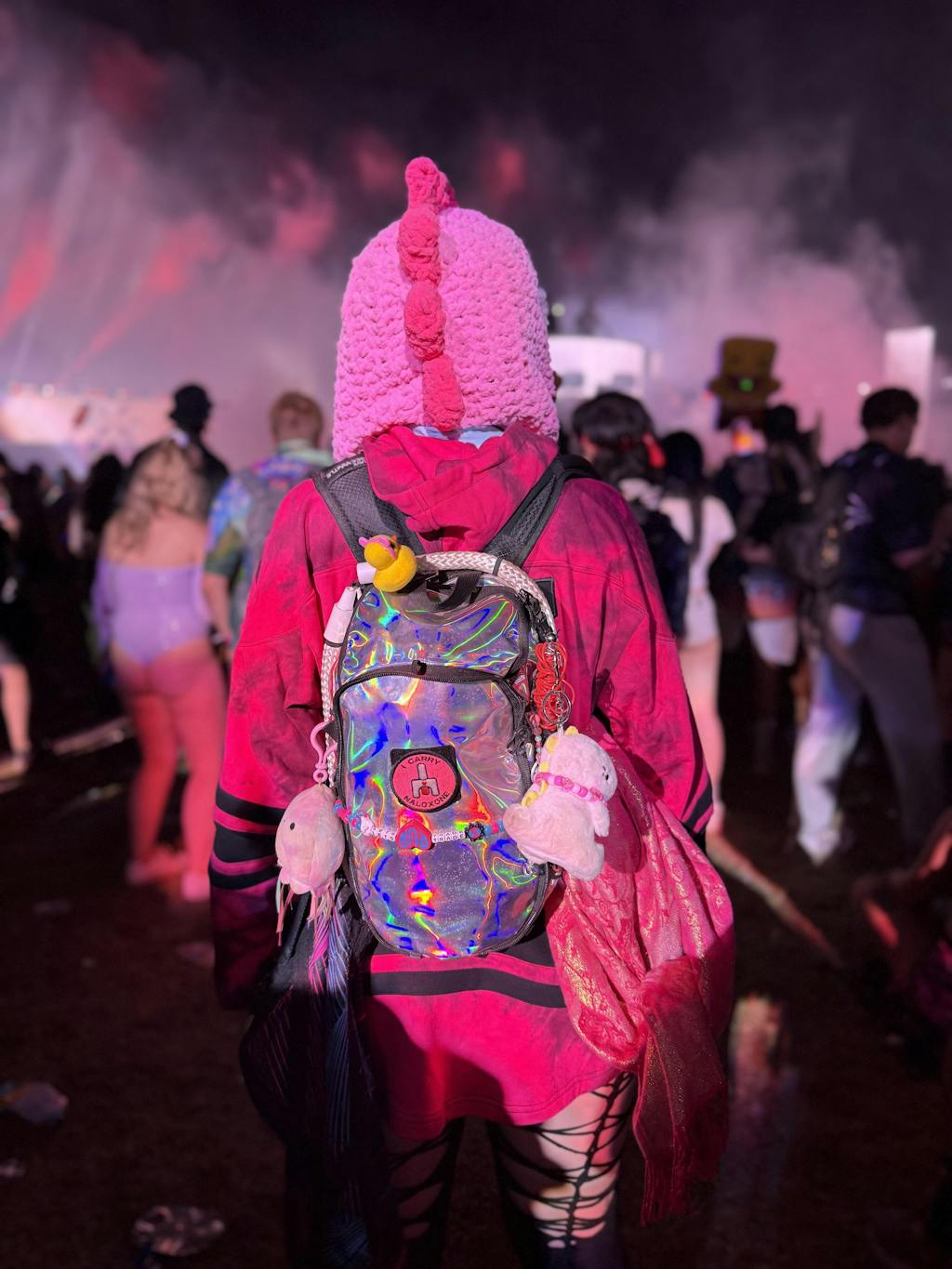 RaveBeetle Elytra Hydration Pack – Festival Backpack with Water Bladder (Holographic Silver)