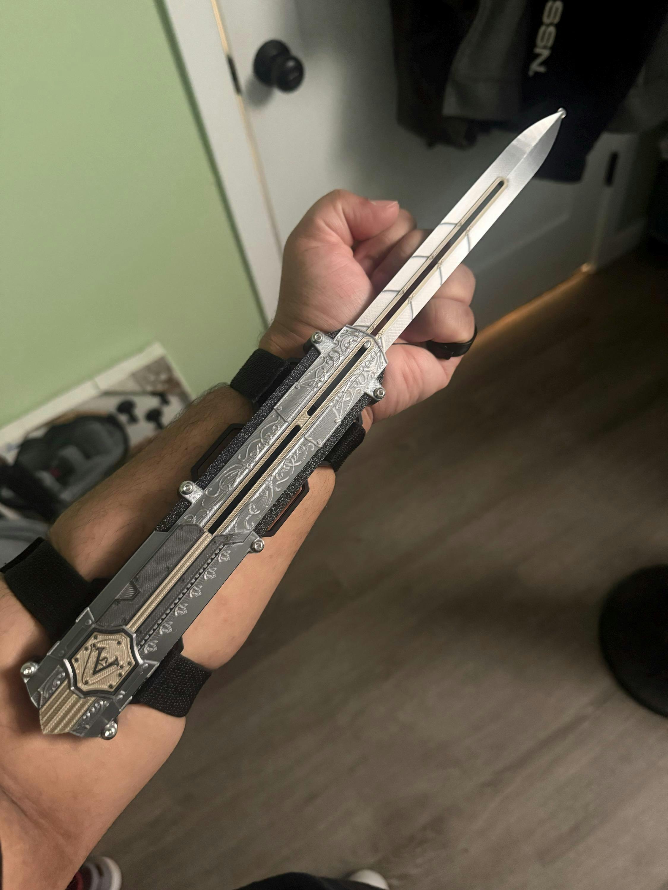 Assassin's Creed Black Flag Edward Kenway Premium Hidden Blade
