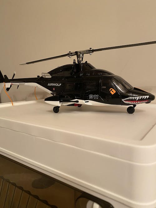 WOLFBUSH AW-911 Airwolf 1/34 Scale 2.4G 9CH Flybarless RC Helicopter Model with 6G/3D Stunt Mode and GPS Positioning (RTF Version/ Mode 1/Mode 2 Switchable)