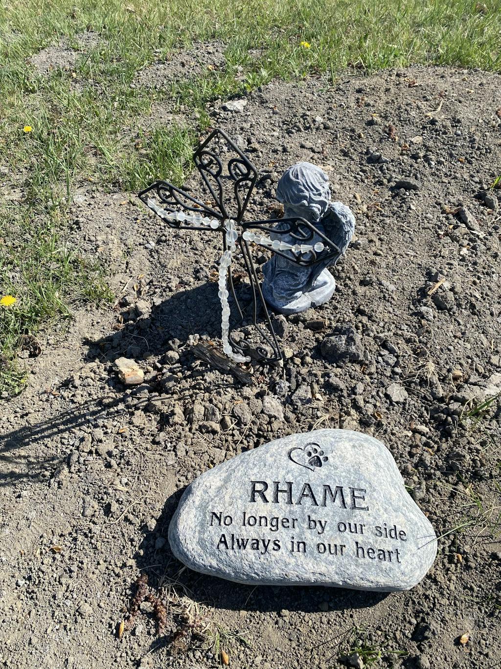 Extra-Large Pet Stone Memorial