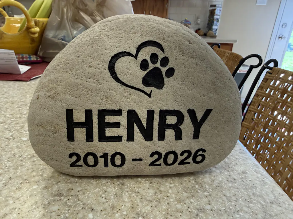 Medium Pet Stone Memorial