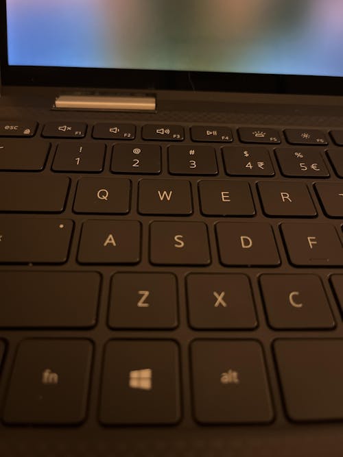 Dell XPS 13 7390 2-in-1 i7 1065G7 1.3GHz 16GB 512GB SSD 13.4" Touch W11P | Wty