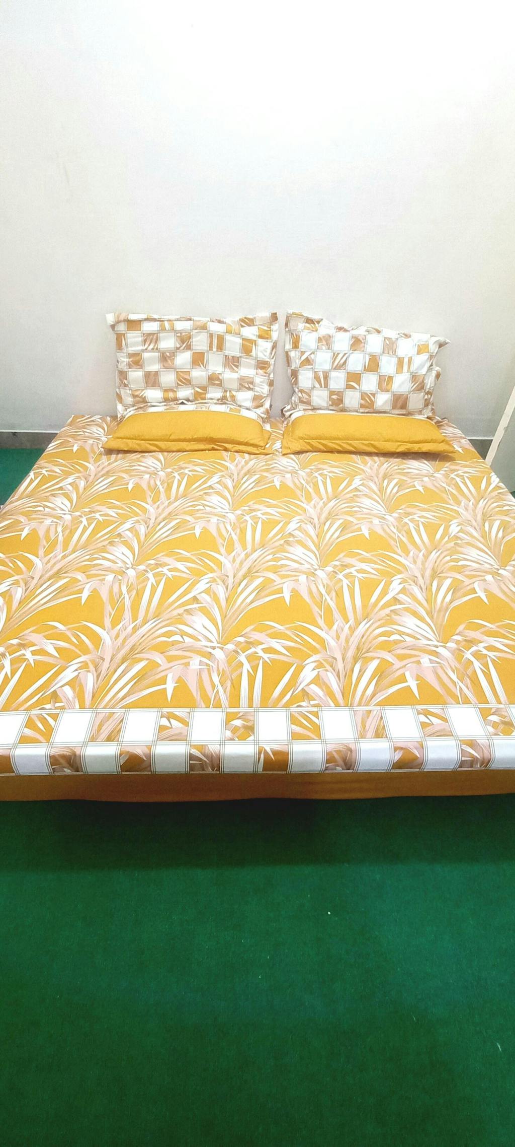 Mustard Leaf Sateen Bed Sheet Set