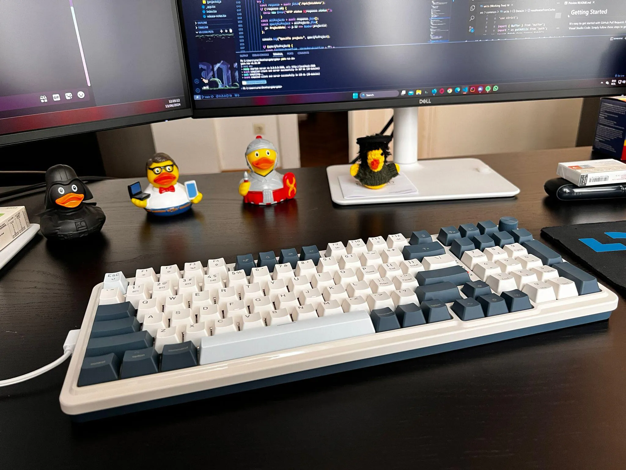 Redragon K686 PRO 98 Keys Wireless Gasket RGB Gaming Keyboard ...