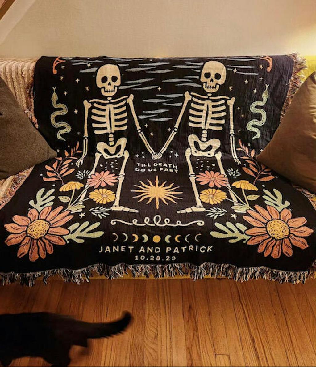 Personalized Skeleton Couple Woven Blankets Relatable Basic