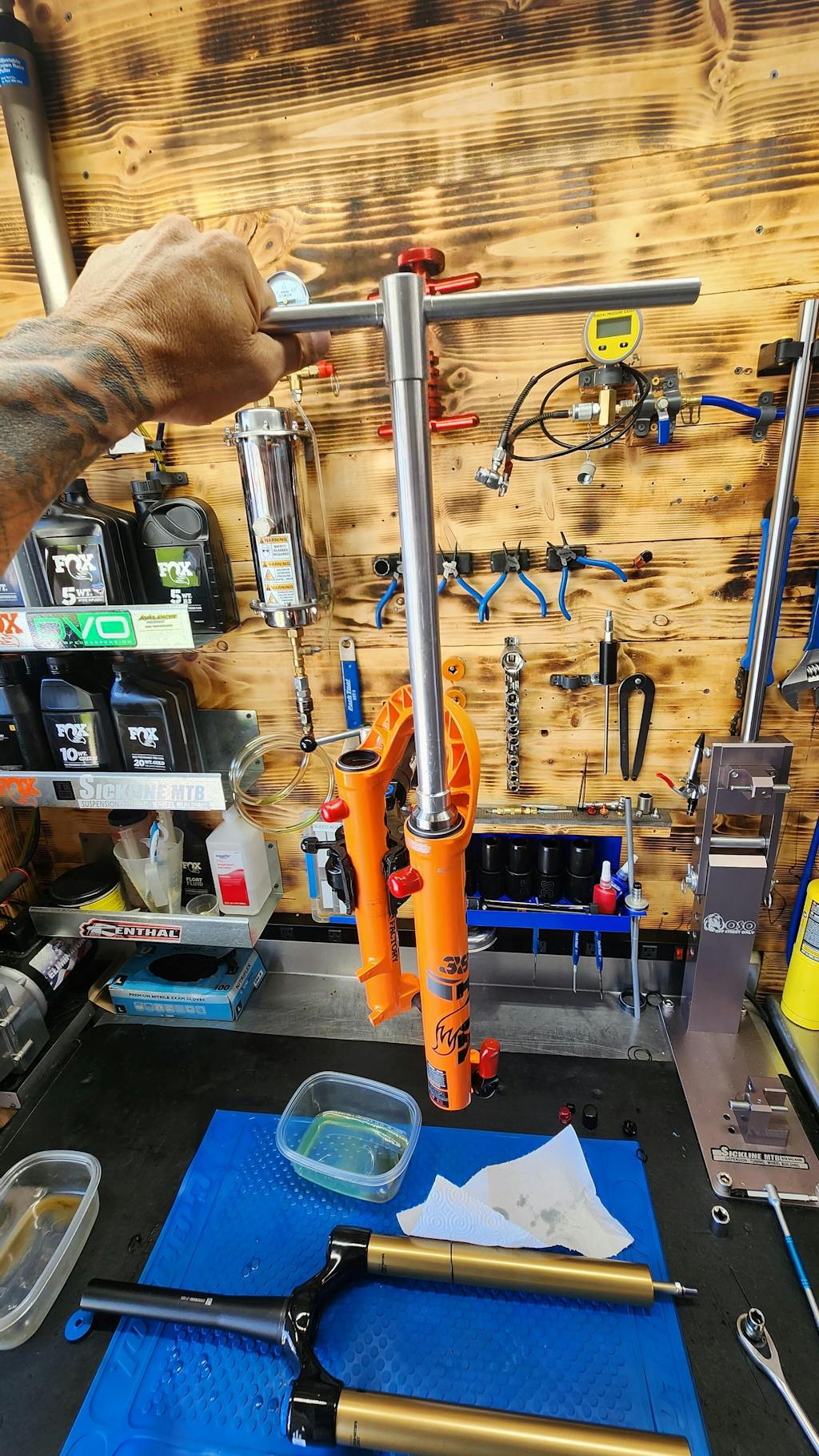 Fork Bushing Sizing / Burnishing Tool Relative Motion Suspension